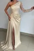 Champagne Satin Lace Evening Dres Women High Split Crystal Formal Wedding Part Prom Robes One épaule Pleat Vestido de Gala 14qz #