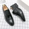 Zapatos de vestir Tendencia británica Caballero Monk Correa Mocasines Puntiagudos Patente Cuero Hombres Boda Calzado Formal Zapatos Hombre