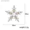 Pins Brooches Dmari Women Brooch Delicacy Design Snowflakes Lapel Pins Pearled Rhinestone Badge Office Party Accessories Luxury Jewelry Y240329