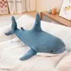 Fyllda plyschdjur 60/80/100 cm Shark Plush Toys Cotton Color Sea Animals Pillow Toys Soft Stuffed Shark Dolls Cushion Boys Girls Birthday Present240327