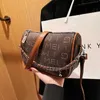 26% rabatt designer väska 2024 handväskor brev handhållen nischkedja liten fyrkantig mångsidig enkel axel crossbody