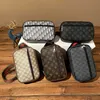 Дизайнерская сумка 2024 Сумки Горизонтальные классические модные маленькие квадратные корейские версии Универсальные сумки через плечо Маленькие женские повседневные исходящие мобильные рюкзаки на одно плечо