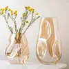 花瓶の北欧スタイルの金不規則な異性の性花瓶のリビングルームとソフトのサンプルドライフラワーアレンジメント