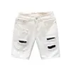Pantaloncini di jeans con foro indossato dagli uomini estivi Fi Brand Pantaloni corti bianchi dritti larghi G0a6 #