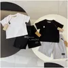 Set di abbigliamento set di vestiti per bambini baby designer a due pezzi Summer Girl Boy maglietta bianca e nera con lettere Delivery Delivery Kids Maternit Otvwm