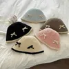 Beanie/Skull Caps New Japanese Simple Edition Womens Bucket Hat Summer Fashion Bow Design Retro Color Colase Bowl Hatl2403