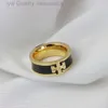 Designer Tory TB Ring Fashion Commuter TB Ring en émail glacé trois couleurs Simple Ring avec laiton de style luxueux léger polyvalent