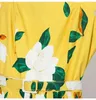 カジュアルドレスジェイムラリーランウェイデザイナーホリデーフローラルプリント夏の女性ノースリーブストラップサンドレス黄色のプリーツビーチベスティド