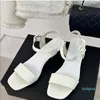 2024 New Mid Heel Thick Heel 원한 버클 패션 하이힐 매칭 치마 다목적 여성 신발