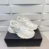 2024 Nya designer skor chunky sneakers basket skor hög kvalitet skor ben casual skor spår män kvinnor som kör svart vitt läder spetsskelett bröd am sko