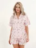 Home Abbigliamento Pigiama da donna con stampa con fiocco Bavero Manica corta Camicie abbottonate Top Pantaloncini Set da 2 pezzi Abbigliamento da casa Indumenti da notte estivi