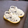 Sandals Summer Baby Girls Boys Sandals Infant Toddler Shoes Soft Bottom Leather Leather Children Adtlics Anti-Collision First Walkers Shoes 240329