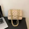 Crossbody Bag% 80 Moda Işık Lüks Tasarımcı Kadın Çantası Altın Küre Yeni Orijinal Deri Şişman Adam Kuzulu Rüzgar Lingge Moda Zinciri Tek Omuz Çantası