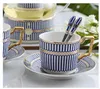 Tazze Piattini Teiera in stile europeo Bone China Set di piattini per tazza da caffè in ceramica a strisce dipinta a mano Tè pomeridiano inglese
