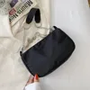 Omuz Çantaları Kelebek Zinciri Patent Naylon Kadın Under Emfed Ladies Sıradan Düz Renk Küçük Çantalar Çantalar Vintage Vahşi Tote Çanta