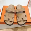 Pantoufles de créateurs femmes diapositives sandales à plate-forme hommes pantoufles d'été sandale chaussures marque classique femme décontractée à l'extérieur pantoufle plage en cuir véritable qualité supérieure