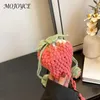 Sac à bandoulière en forme de fraise pour femmes, pochette polyvalente pour pièces de monnaie, clés, décontractée, Adorable épaule, bricolage, dessin animé, mignon, tricot