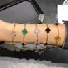 Bracelet de trèfle de trèfle de marque originale de concepteur Non FADING V GOLD HIGH VERSION FIMENS BLANC FRILLARIA JADE JADE CHALCEDONY PENDANT CLAR CLAR avec logo