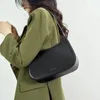 Sacs de soirée Design à la mode et haut de gamme avec petit focus: sac fourre-tout en cuir véritable sous les bras et à une épaule pour femmes