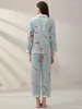 Accueil Vêtements Classique Bleu Foral Long Ensemble Pyjama En Soie Pour Femmes De Haute Qualité En Gros Vêtements De Nuit