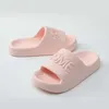 sandalo di design per la donna sandali pantofola di lusso delle donne pantofola alla moda classico scarpe da donna tacco sandalo spiaggia fondo spesso pattino di vestito alfabeto sandalo della signora