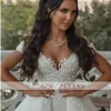 LCELAND Mak Luksusowy Szyjka Szyjna Ślub Dres Perły Kościa koronkowe aplikacje ślubne suknie ślubne z odłączonym pociągiem N9OB#