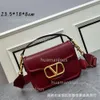 Сумки Lady Crossbody Grade Top Designer High 2024 Сумка Модная повседневная женская кожаная женская сумка Walentino из воловьей кожи Маленький квадратный стиль Vlogoo WG9V