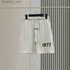 Szorty męskie dla mężczyzn i kobiet w 1977 r. Compton Casual Quarter Pants Basketball Sports Gym Loose High Street Merchandise Shorts Q240329