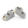 Sandali Scarpe estive per bambini Neonati maschi Ragazze Colore solido Traspirante antiscivolo Sandali con suola morbida Neonato Primi passi 240329