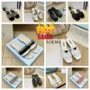 2024 Top Designer de luxe Blanc Vert Femmes Pantoufles Sandales Métalliques Sandale Triangle Chunky Talons Mode Été Plage Chaussures À Talons Bas