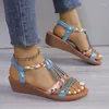 Chaussures de robe Crystal Femmes Sandales compensées Talons mi-talons Confortables Pantoufles de marche Été 2024 Tongs décontractées Marque Mujer Diapositives