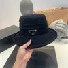 Hink hatt designer hink hatt lyxig hatt fast färg material lettre design hatt mode mångsidig casual stil kusten slitage strand designer hatt 2 couleur mycket trevligt