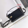 Tek Vlogoo Crossbody Tasarımcı Katman Çantası Kaya Omuz Omuz Walentino Taşınabilir Çanta Perçinler Stud Woman Under Embles Square Square Küçük Modaya Modaya uygun Cowhide A94R