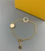 Brande de pulseira de designer de moda feminina marca clássica letra masculina pérola de pérolas de ouro jóias de ouro Design de luxo