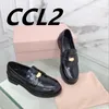 Chaussures décontractées 24 ans d'étonnant pour vous un tissu avec doublure en peau de mouton en cuir brillant importé pieds rembourrés Size35-39