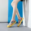 HBP Não-Marca Wenzhou Atacado Sapatos Casuais Azul Amarelo Tie Dye Sapatos de Lona Esporte Clássico Feminino Sapatos de Lona Para A Escola