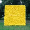 Fiori decorativi Sfondo giallo Fiore artificiale Muro Crisantemo Decorazione festa nuziale Disposizione margherita Scatola di cartone di lusso 2 pezzi