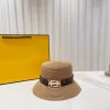 2024 Vizieren Modeontwerper Vizieren Dames Luxe Merken Volledige Letters Lege Hoge Hoeden Voor Unisex Casual Vinatge Borduren Letter Zonnehoeden Baseball Caps Cadeau