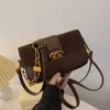 24% KORTING Designer tas 2024 Handtassen Hoge kwaliteit Franse Commuter Schouderketting voor Chinees Jaar Modieuze en veelzijdige Crossbody met enkele schouder