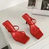 Pantoufles 2024 été marque femmes pantoufle mode bande étroite dames élégantes sandales chaussures mince talon haut robe rouge diapositives pompes