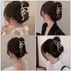 Hair Clips Irregular Pearl Punk Style Hair Claw Women Metal Hair Crabs Hair Accessories Girls Korean Hairpin Ponytail Fashion Hair Clip Y240329