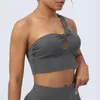 Yoga Outfit Sexy Une Épaule Sport Soutien-Gorge Femmes Gym Irrégulière Stretch Sous-Vêtements D'entraînement Avec Coussinets Solide Séchage Rapide Sportif Débardeurs