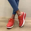 Fitness Ayakkabı 2024 Sonbahar Moda Sporu Yarı Slippers Boş Zaman ve Konforlu Kadın Lady için Kalın Ön Bağlantı ile