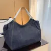 2024 Nieuwe Hot Selling Denim Boodschappentas Grote Capaciteit vrouwen Tote Bag Designer Handtas Wordt geleverd met Kleine Portemonnee SZY03291