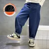 Calças masculinas retro solto encaixe jeans para meninos meados de ascensão comprimento reto luz azul na moda outono e inverno estilo de pelúcia