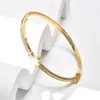 Electroplated Micro ingelegd Zirkoon Charm Handwerk voor vrouwen 2024 Nieuwe Klaver Bloem Open Armband Sieraden