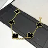 Fashion High Version Van Classic Four Leaf Clover Bracelet Flower 925 Silver en argent sterling avec des bijoux de diffusion en direct Natural Black Natural Natural 18K bijoux