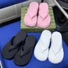 sandals designer slipper G 2024 Type Pinch Feet Flip flop Casual Beach Sandals Thick Sole Large Size Slippers Womens Heightened Anti slip