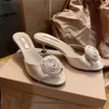 2024 Nouvelles sandales de créateurs Talons hauts Chaussures de mariage pour femmes Chaussures d'été en cuir sexy pour femmes Chaussures à talons aiguilles de marque Talons hauts professionnels