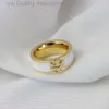 Designer Tory TB Ring Moda Comuter TB Ring esmaltei três coloras de anel simples com um versátil Light Luxury Style Brass